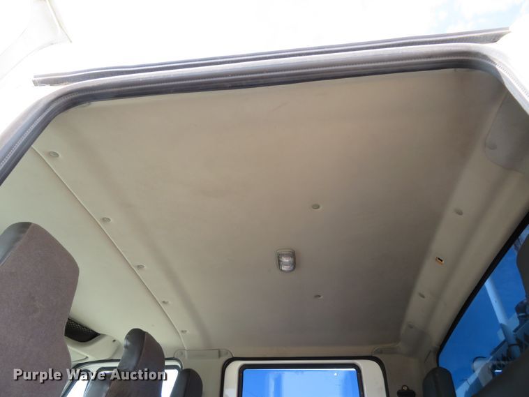 image for item FP9258 2009 International WorkStar 7400  utility / service truck