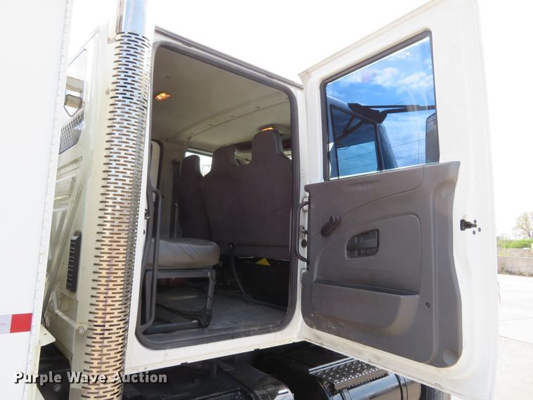 image for item FP9258 2009 International WorkStar 7400  utility / service truck