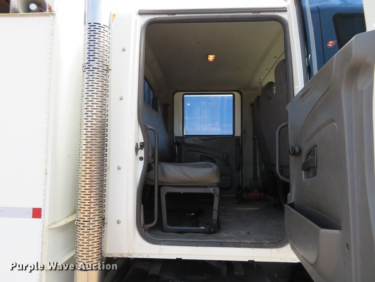 image for item FP9258 2009 International WorkStar 7400  utility / service truck