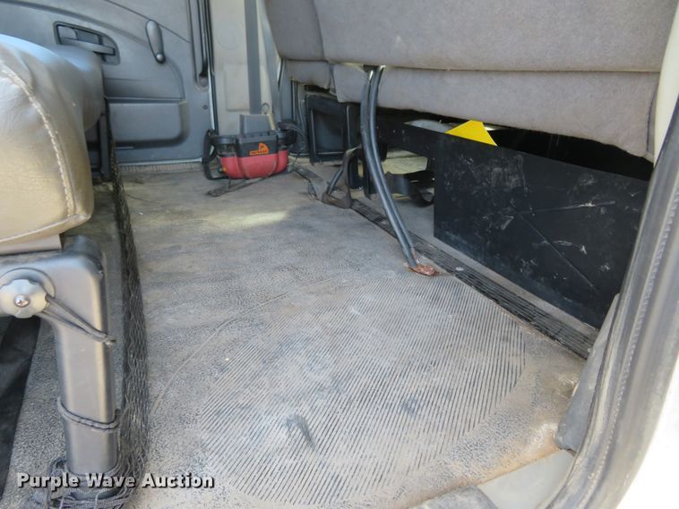 image for item FP9258 2009 International WorkStar 7400  utility / service truck