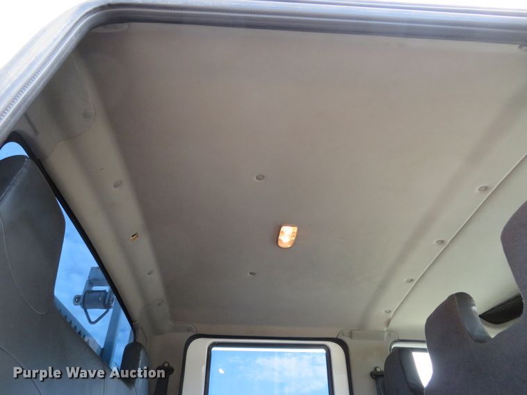 image for item FP9258 2009 International WorkStar 7400  utility / service truck