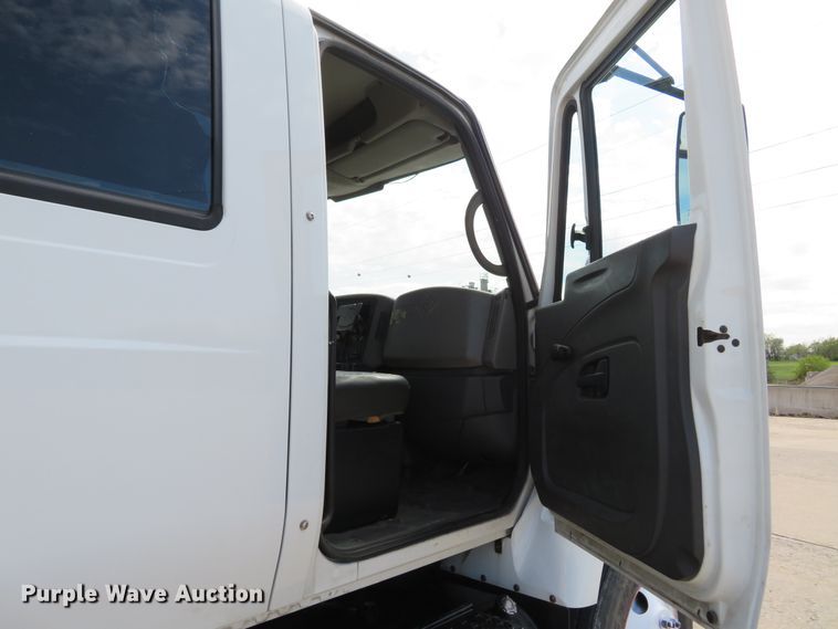 image for item FP9258 2009 International WorkStar 7400  utility / service truck