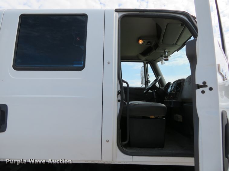 image for item FP9258 2009 International WorkStar 7400  utility / service truck