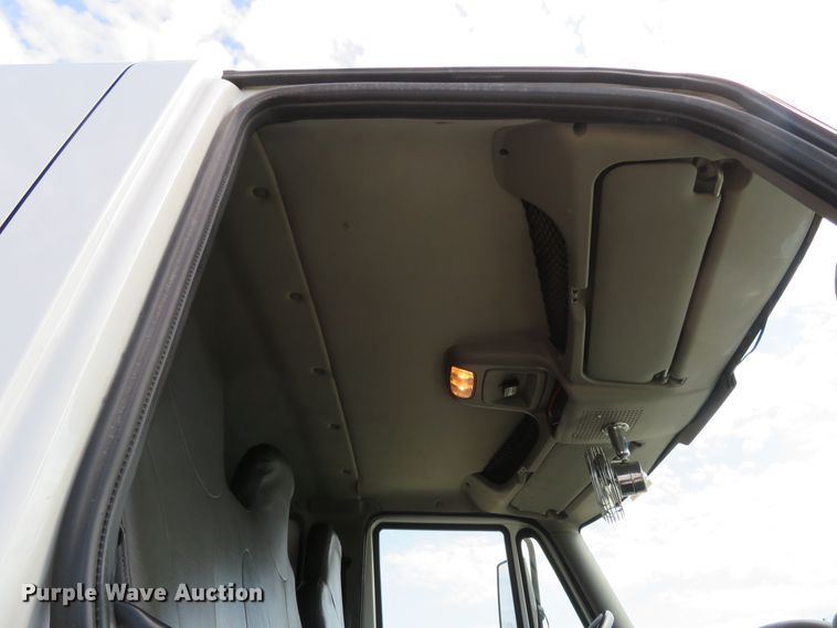 image for item FP9258 2009 International WorkStar 7400  utility / service truck