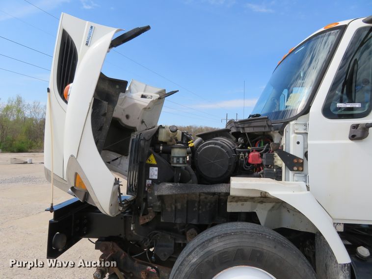 image for item FP9258 2009 International WorkStar 7400  utility / service truck