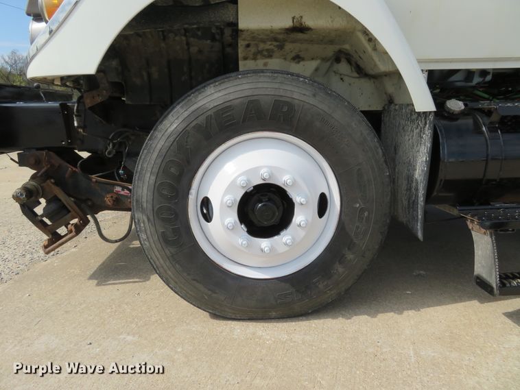 image for item FP9258 2009 International WorkStar 7400  utility / service truck