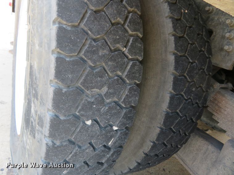 image for item FP9258 2009 International WorkStar 7400  utility / service truck