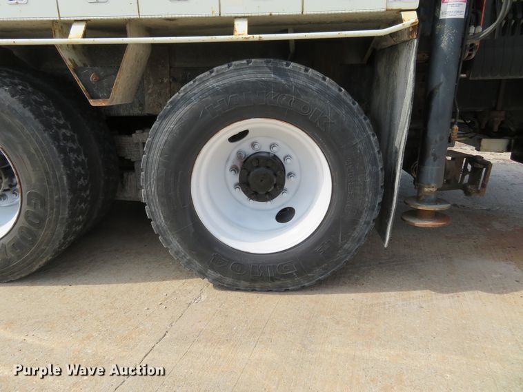 image for item FP9258 2009 International WorkStar 7400  utility / service truck