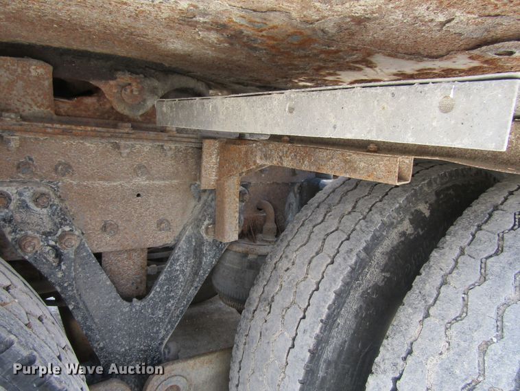 image for item GC9853 1998 Kenworth T2000  semi truck with trailer