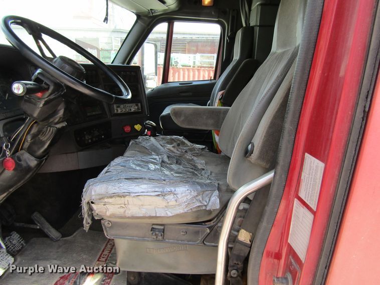 image for item GC9853 1998 Kenworth T2000  semi truck with trailer