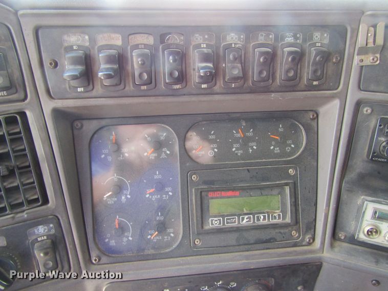 image for item GC9853 1998 Kenworth T2000  semi truck with trailer