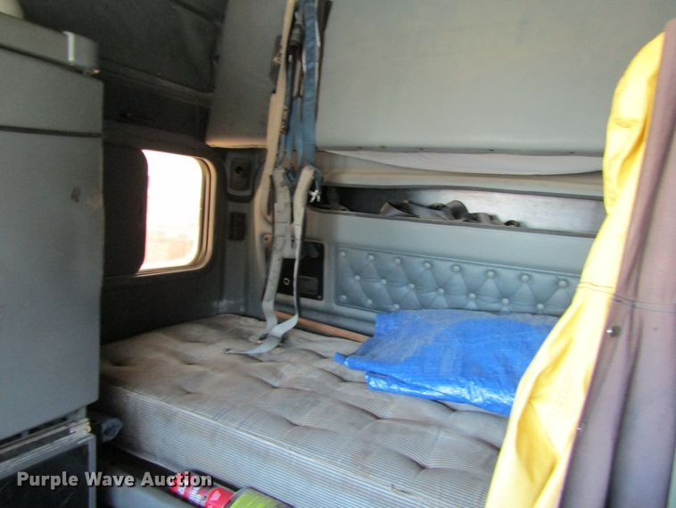 image for item GC9853 1998 Kenworth T2000  semi truck with trailer