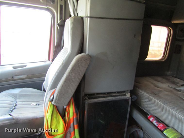 image for item GC9853 1998 Kenworth T2000  semi truck with trailer