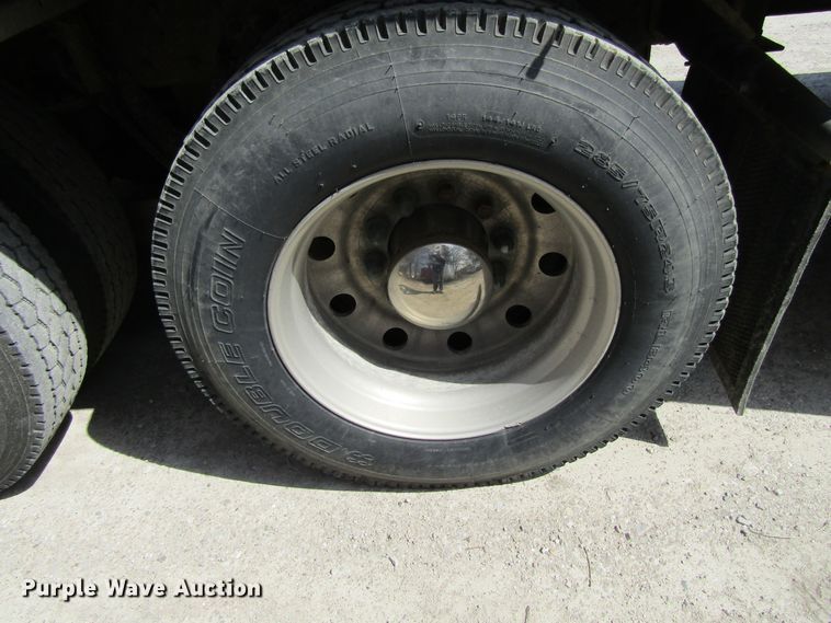 image for item GC9853 1998 Kenworth T2000  semi truck with trailer