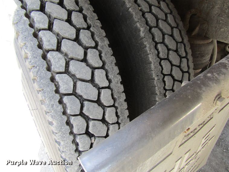 image for item GC9853 1998 Kenworth T2000  semi truck with trailer