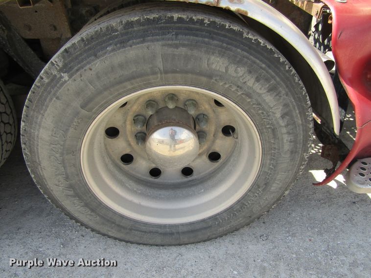 image for item GC9853 1998 Kenworth T2000  semi truck with trailer