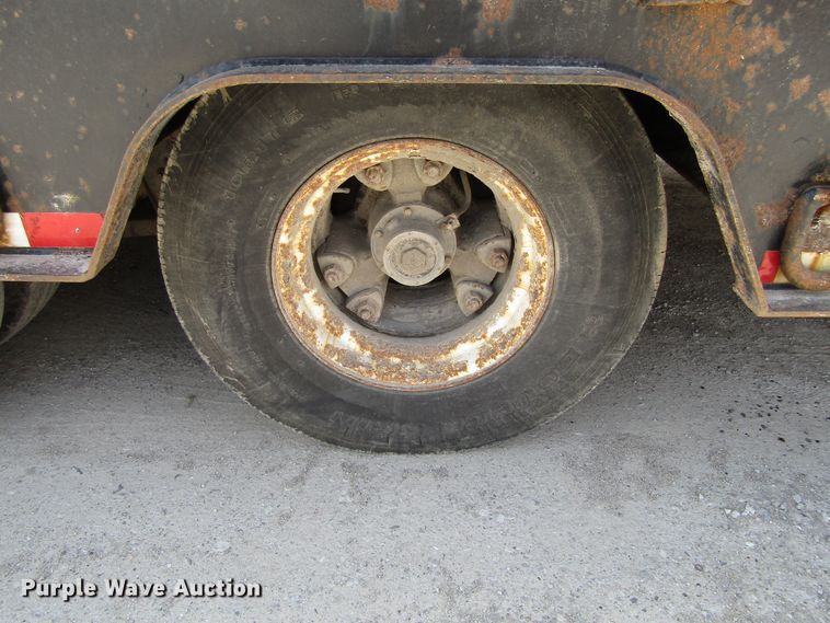 image for item GC9853 1998 Kenworth T2000  semi truck with trailer