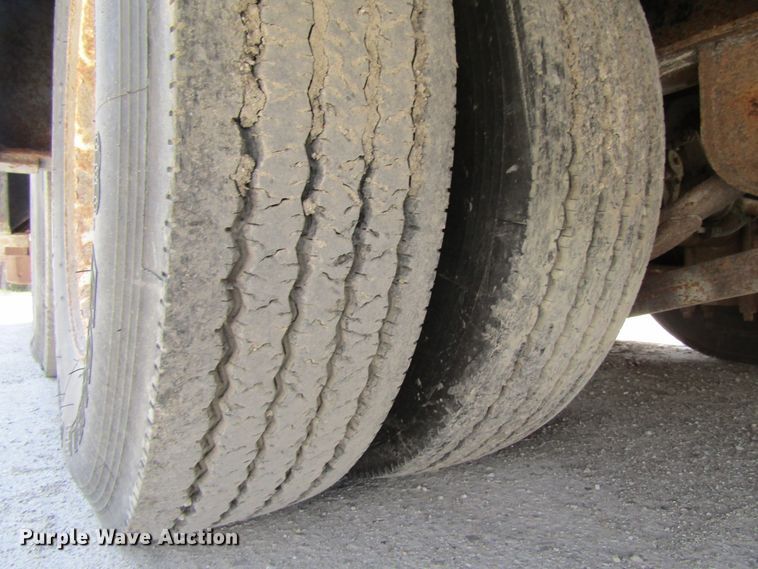 image for item GC9853 1998 Kenworth T2000  semi truck with trailer