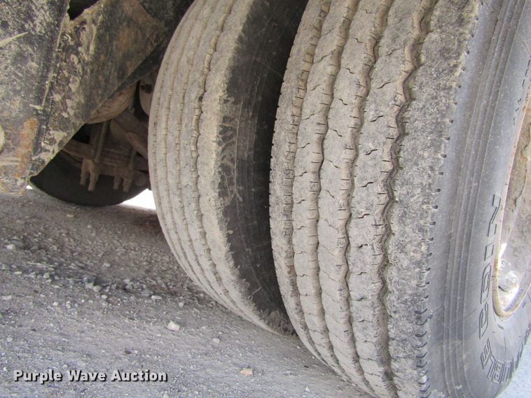 image for item GC9853 1998 Kenworth T2000  semi truck with trailer