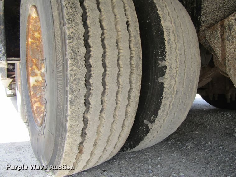 image for item GC9853 1998 Kenworth T2000  semi truck with trailer