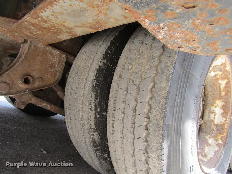 image for item GC9853 1998 Kenworth T2000  semi truck with trailer