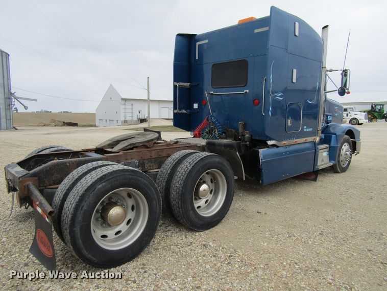 image for item GC9882 1994 Peterbilt 377  semi truck