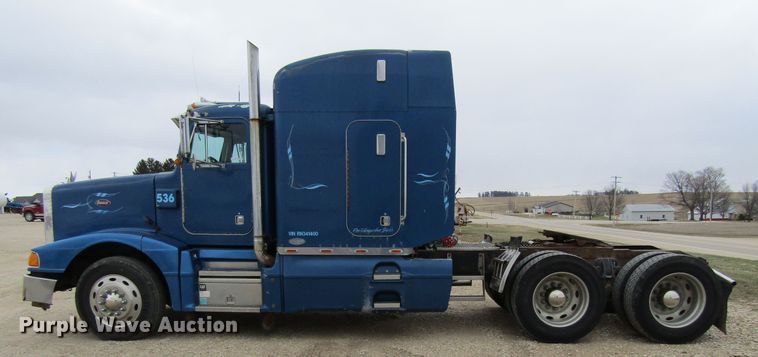 image for item GC9882 1994 Peterbilt 377  semi truck