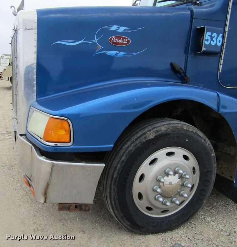 image for item GC9882 1994 Peterbilt 377  semi truck