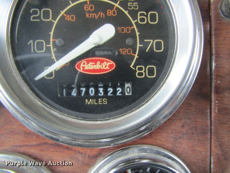 image for item GC9882 1994 Peterbilt 377  semi truck