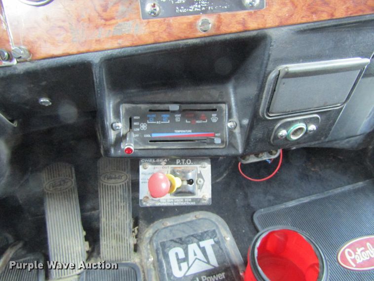 image for item GC9882 1994 Peterbilt 377  semi truck