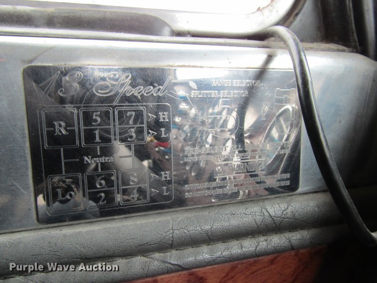 image for item GC9882 1994 Peterbilt 377  semi truck