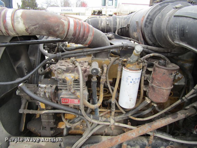 image for item GC9882 1994 Peterbilt 377  semi truck