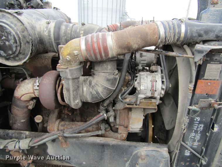 image for item GC9882 1994 Peterbilt 377  semi truck