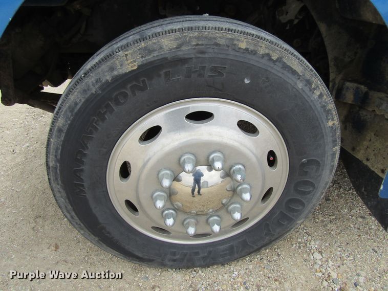 image for item GC9882 1994 Peterbilt 377  semi truck