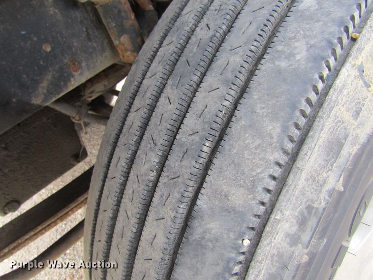 image for item GC9882 1994 Peterbilt 377  semi truck