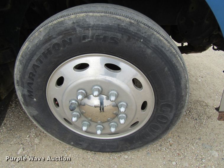 image for item GC9882 1994 Peterbilt 377  semi truck