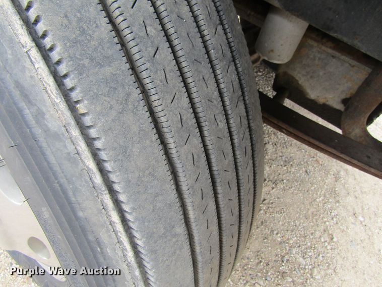 image for item GC9882 1994 Peterbilt 377  semi truck