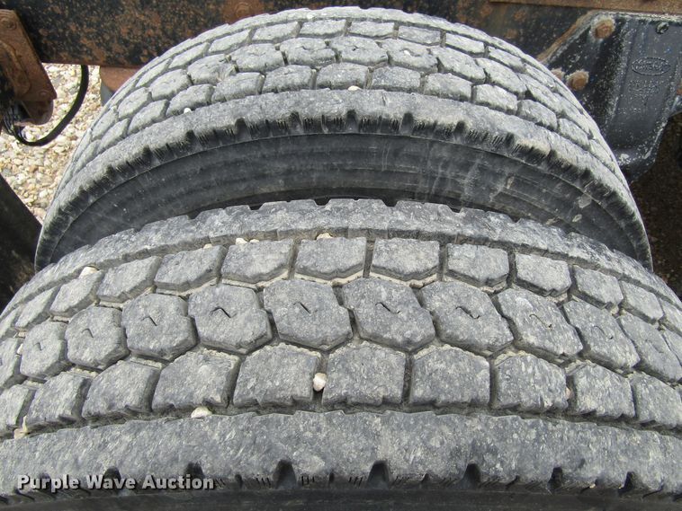 image for item GC9882 1994 Peterbilt 377  semi truck