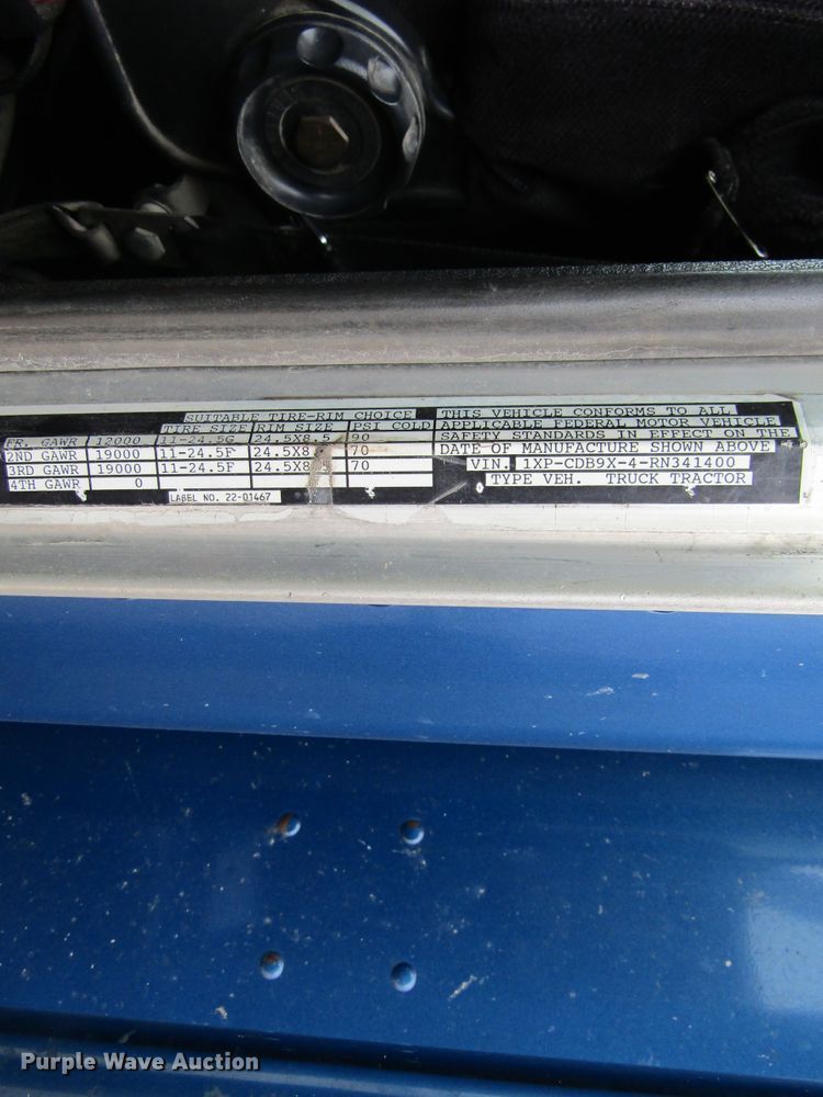 image for item GC9882 1994 Peterbilt 377  semi truck