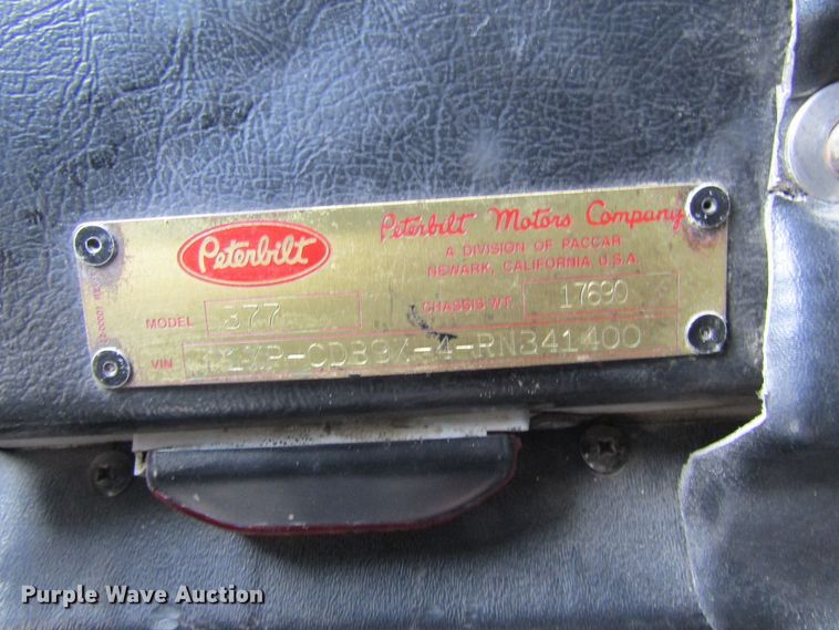 image for item GC9882 1994 Peterbilt 377  semi truck