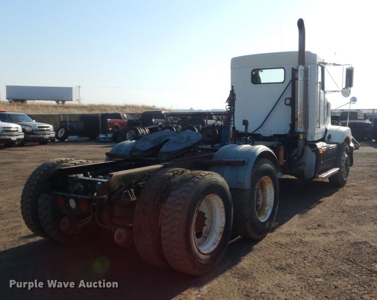 image for item HE9591 1995 Kenworth T400  semi truck