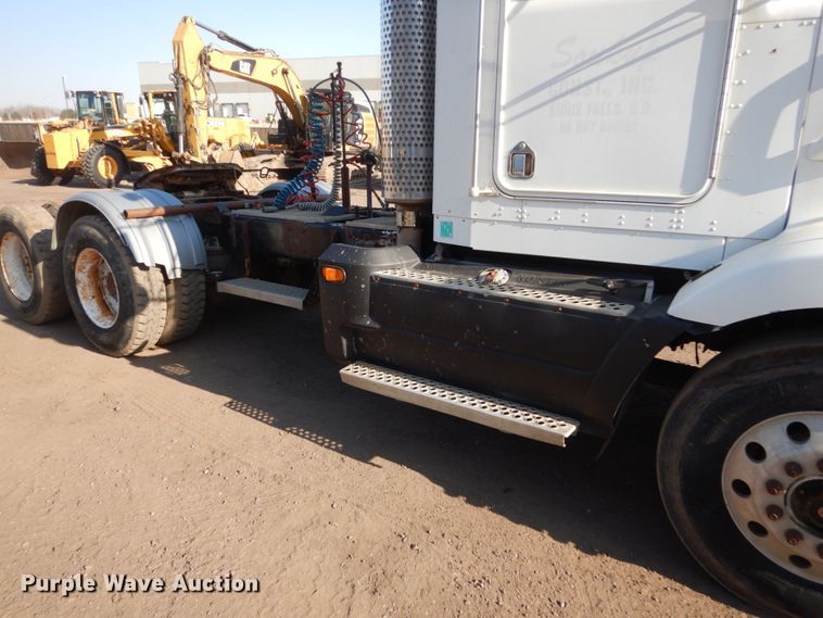 image for item HE9591 1995 Kenworth T400  semi truck