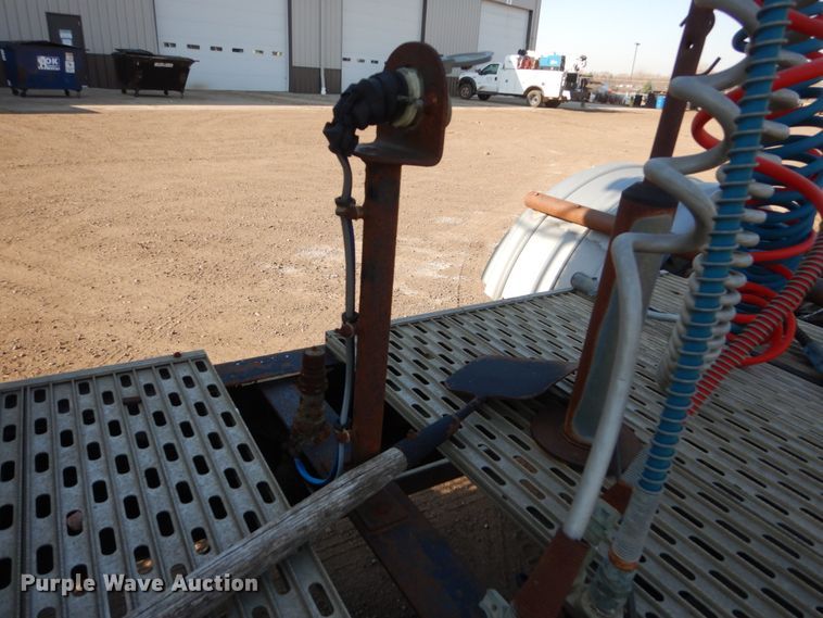 image for item HE9591 1995 Kenworth T400  semi truck