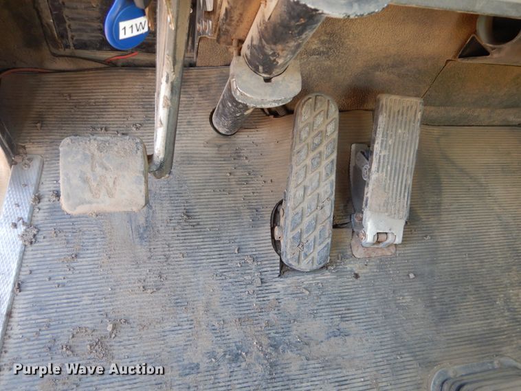 image for item HE9591 1995 Kenworth T400  semi truck