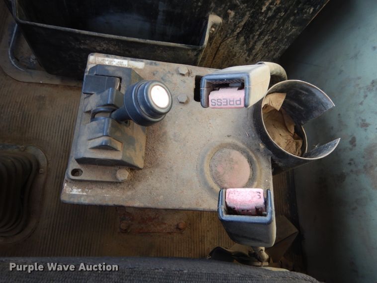 image for item HE9591 1995 Kenworth T400  semi truck