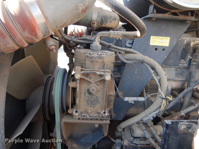 image for item HE9591 1995 Kenworth T400  semi truck