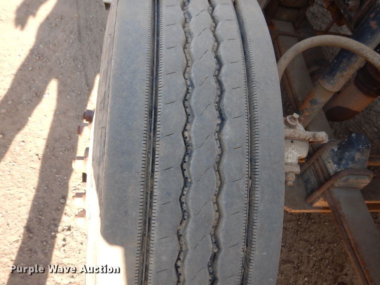 image for item HE9591 1995 Kenworth T400  semi truck