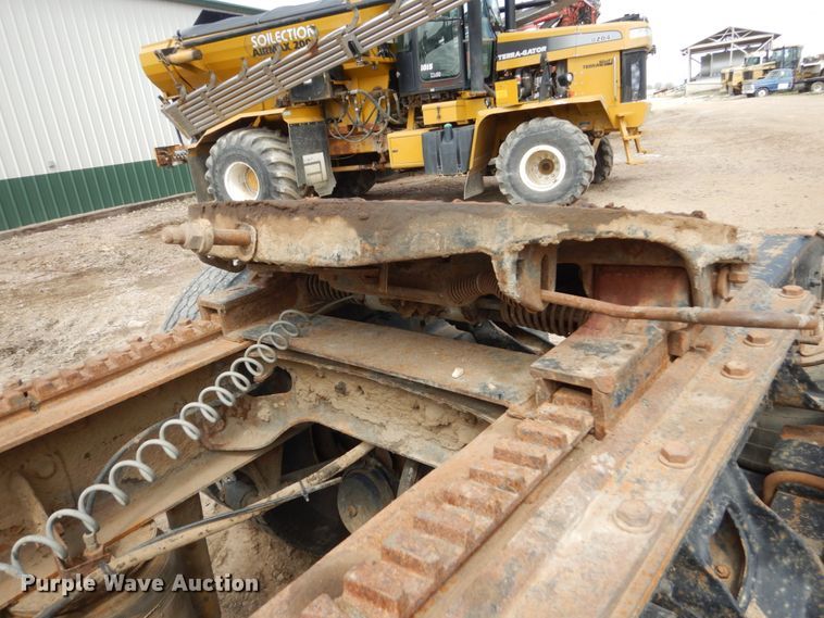 image for item HE9616 1997 International 8200  semi truck