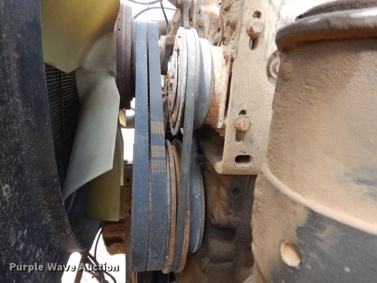 image for item HE9616 1997 International 8200  semi truck