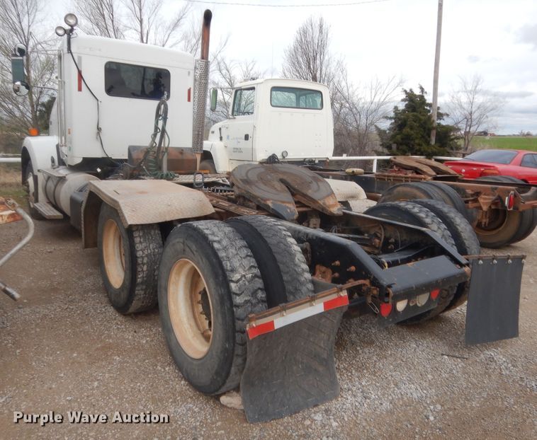 image for item HG9578 2012 Kenworth T800  semi truck